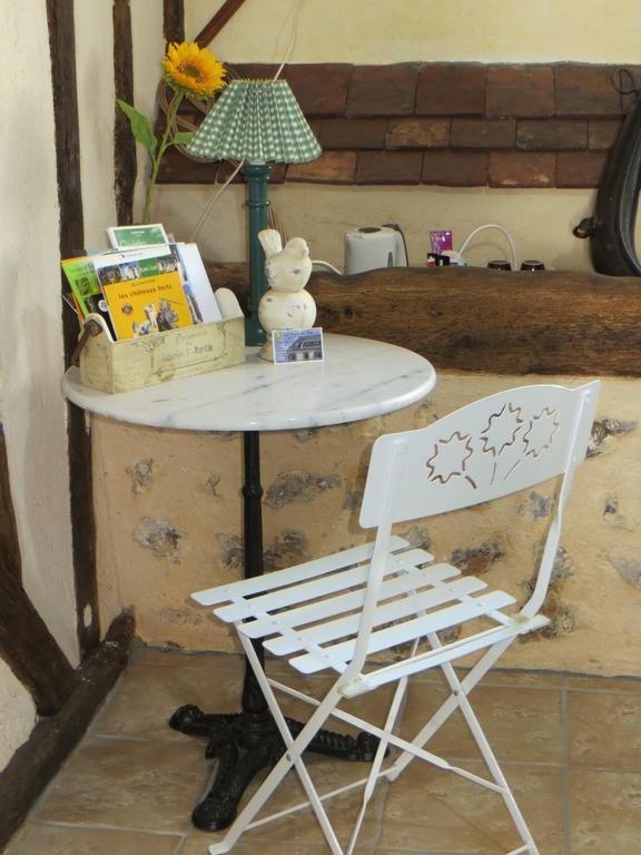 Les Logis Du Breuil Bed & Breakfast Marchéville Oda fotoğraf