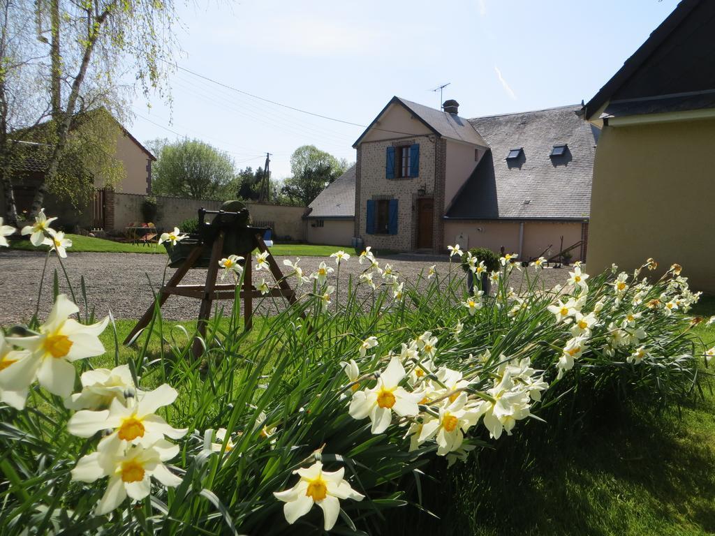 Les Logis Du Breuil Bed & Breakfast Marchéville Dış mekan fotoğraf