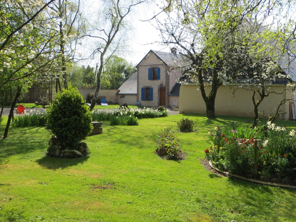 Les Logis Du Breuil Bed & Breakfast Marchéville Dış mekan fotoğraf